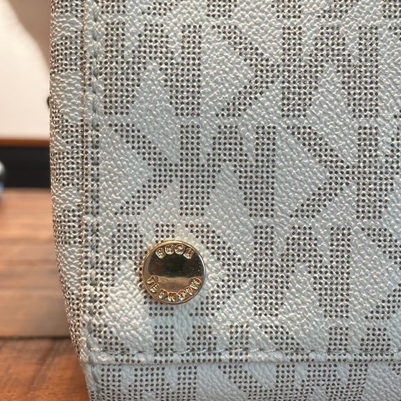 Michael Kors satchel bag. Never used. In excellent condition! - Picture 12 of 12